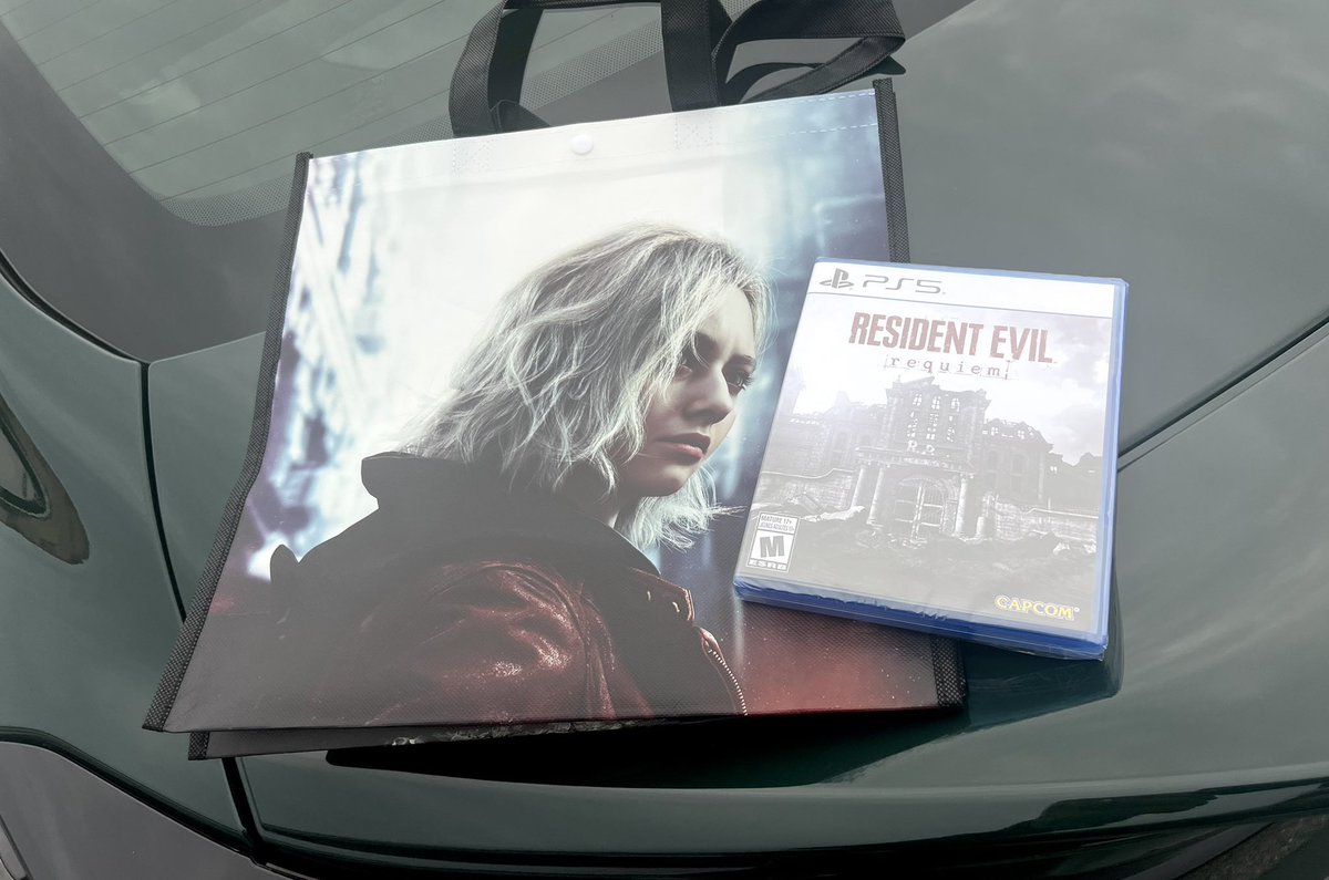 Joshua Michael French ジョシュア tweet media