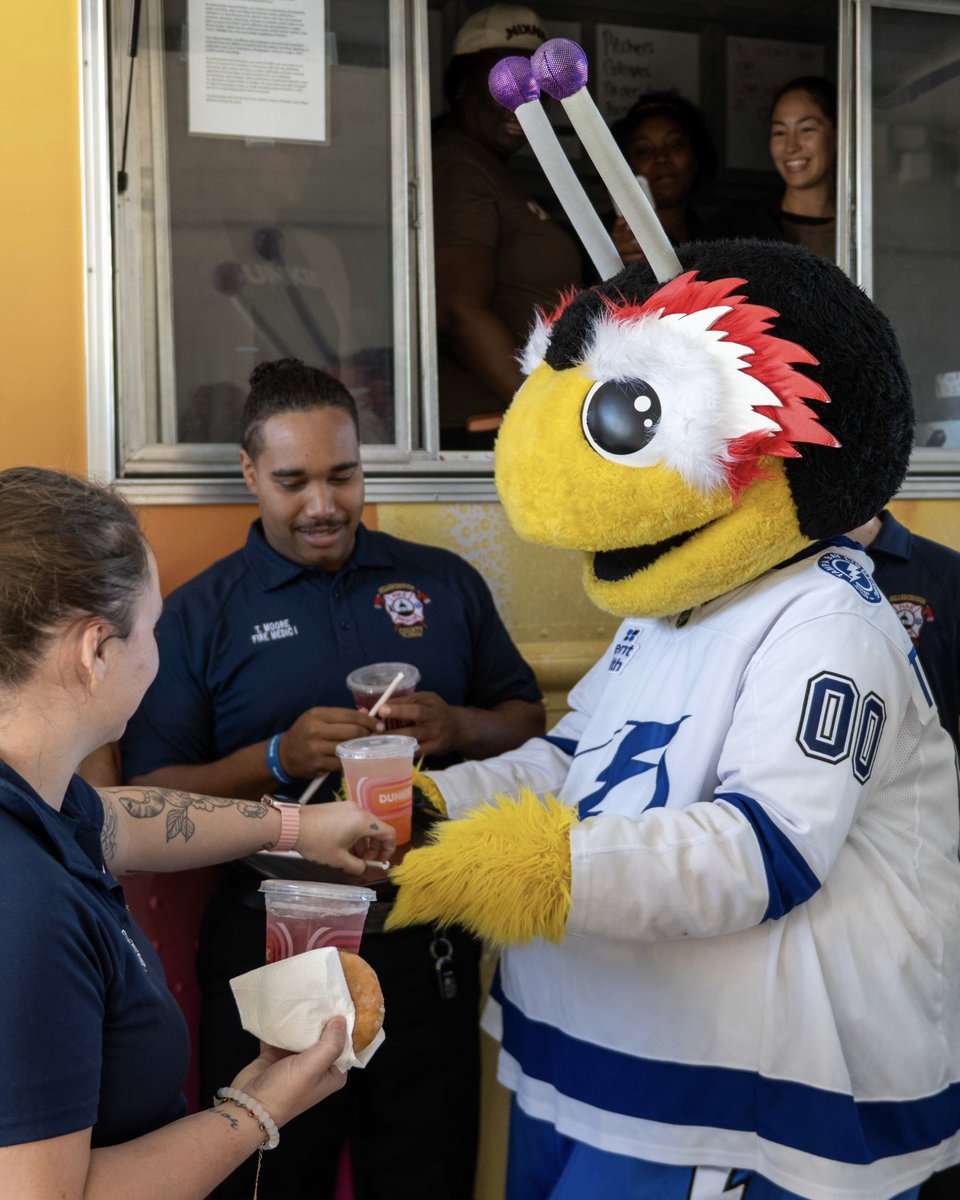 ThunderBug tweet media