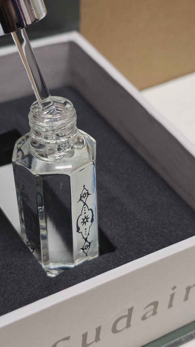 a piece of the swan ray tweet media