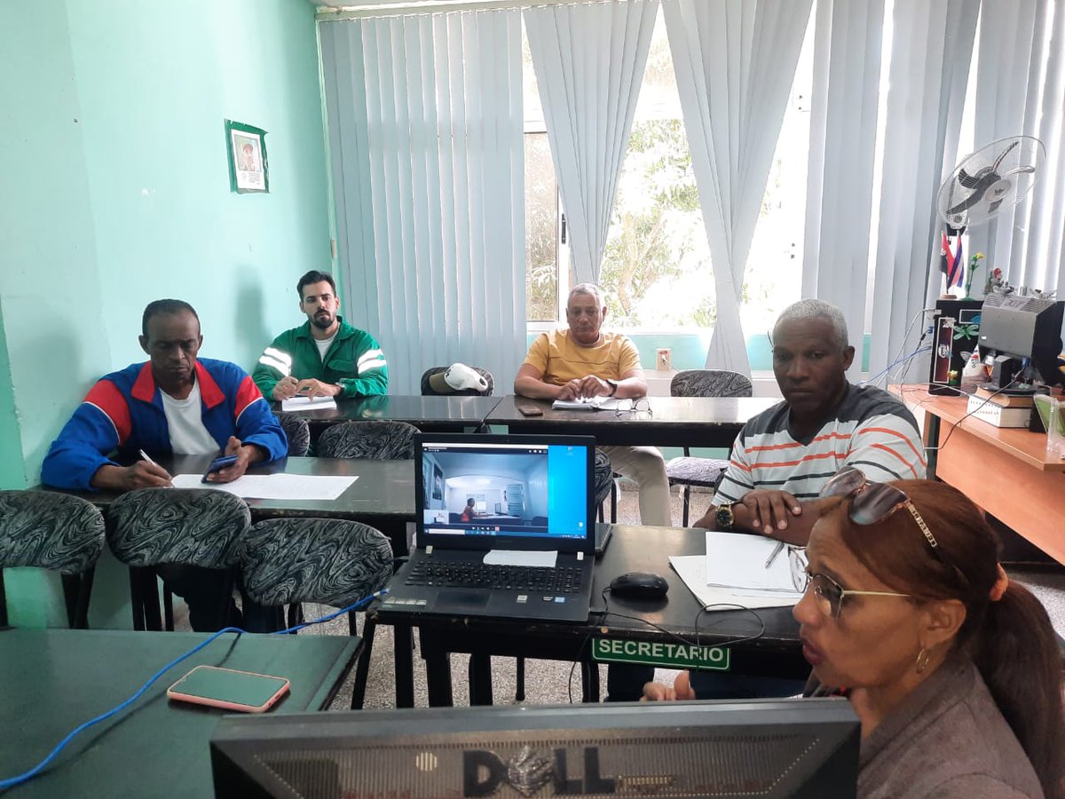 Reciben un entrenamiento sobre el uso del Sistema de Gestión de Mantenimiento  los Especialistas y Técnicos encargados de operar el sistema en nuestra UEB. El objetivo ? seguir perfeccionando el trabajo en este sentido.
#PetrolerosPorCuba
#ENCC
#CUPET
#Cuba
