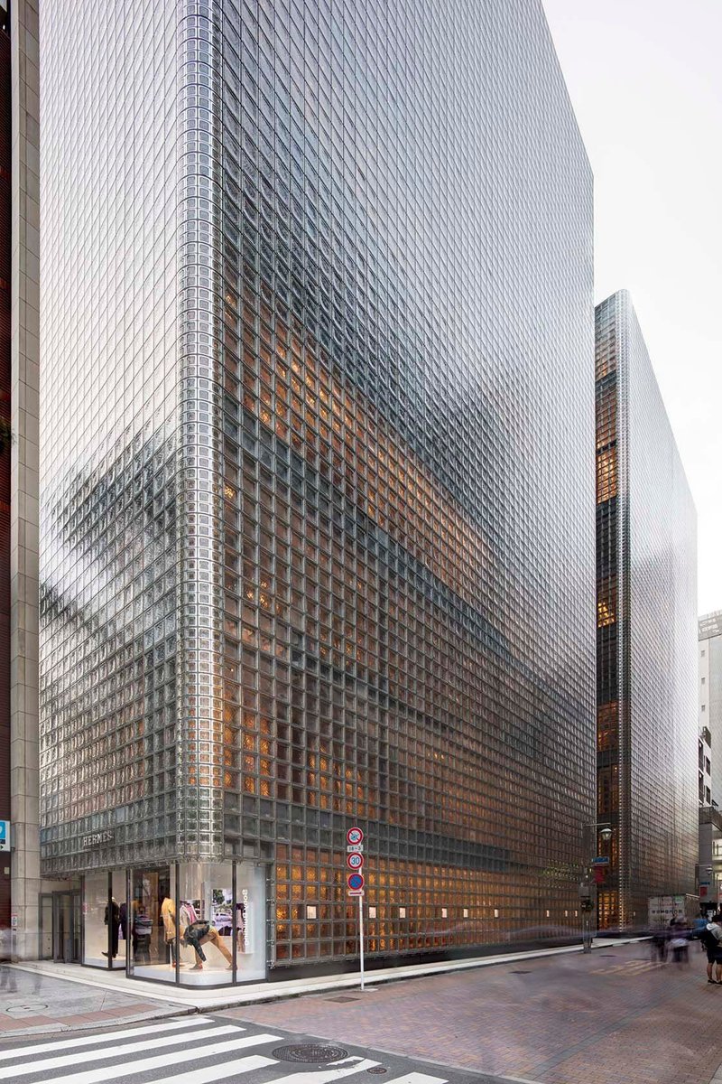 Commuter tweet media