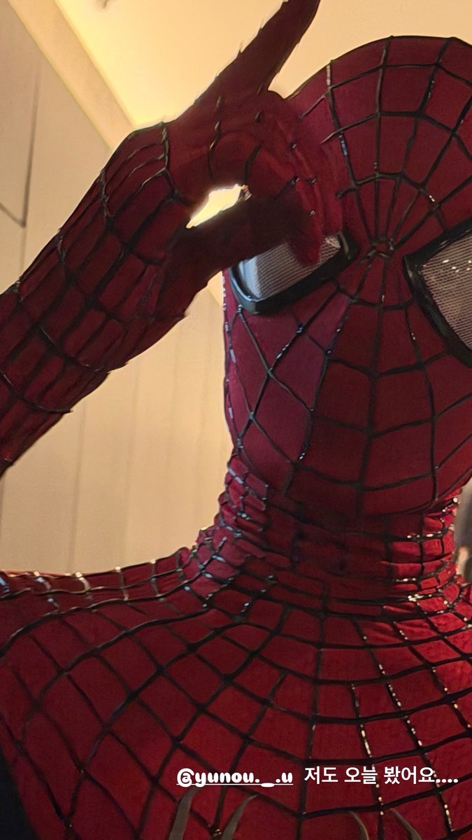 atzxmxxshx's tweet photo. hongjoong omg AHAHAHAHHA

1: “i saw (this/spiderman) today too….”
2: “why (are you pointing at) this….”

and the gif he commented on yunho’s post i’m— 🤣🫳🏼🫳🏼🫳🏼❤️❤️❤️❤️ https://t.co/BQpQIVk5JU