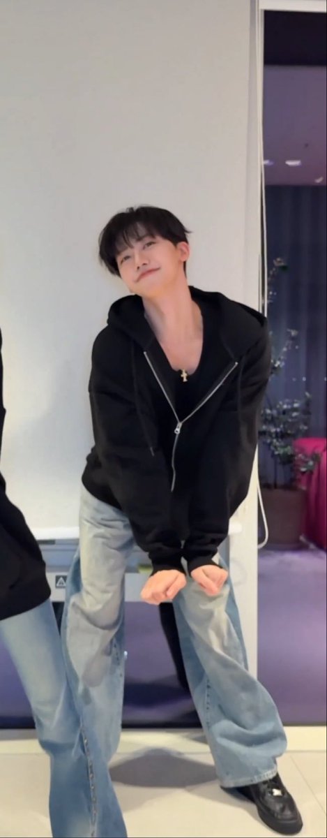 smmer 🐈‍⬛ ྀི ★★ tweet media