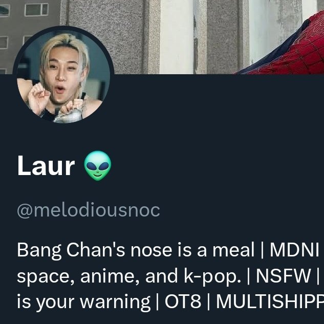 Laur 👽 tweet media