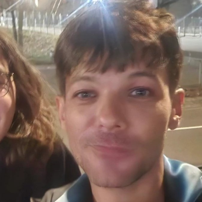 louiIith's tweet photo. Lo hermoso q está, es el brillo de haber iniciado su mejor tour https://t.co/NLuLhYob94