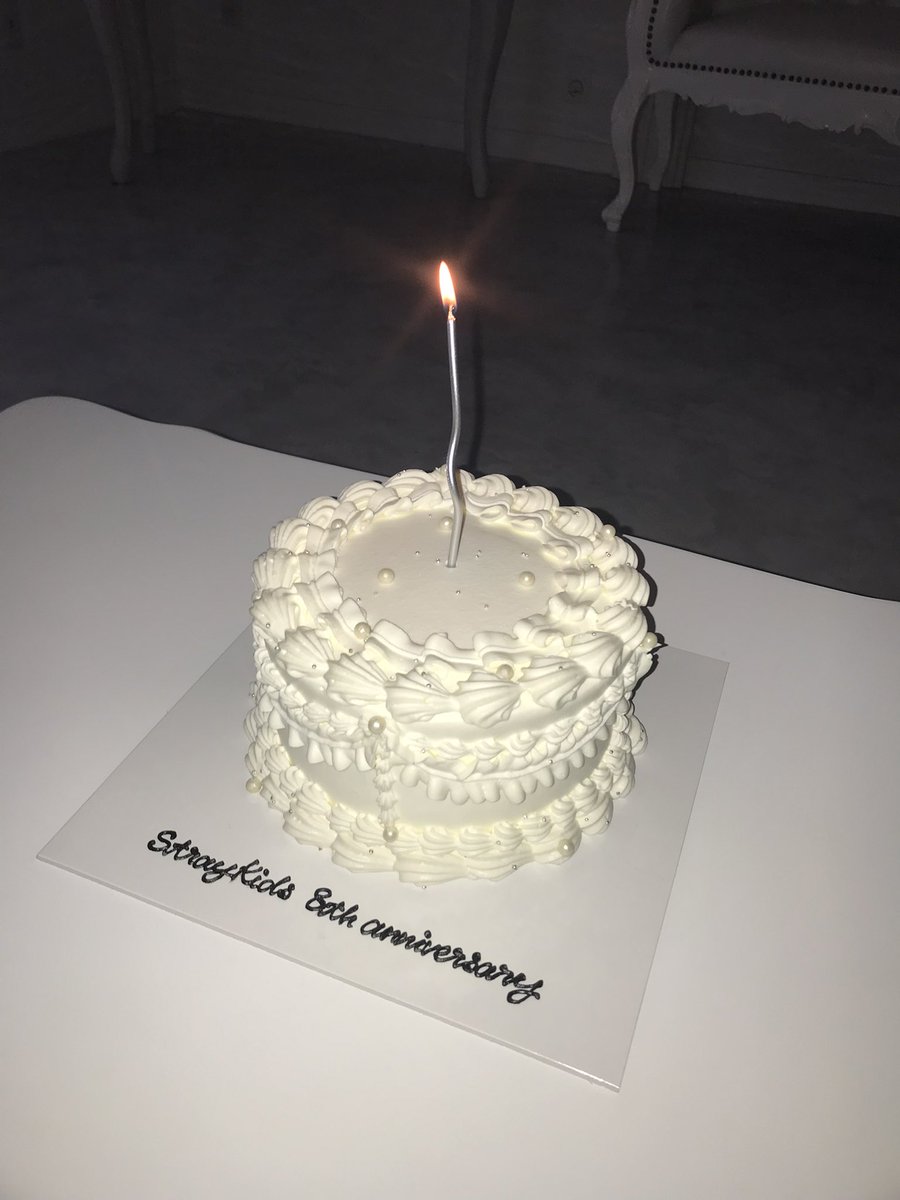 ︎ ✴︎ tweet media