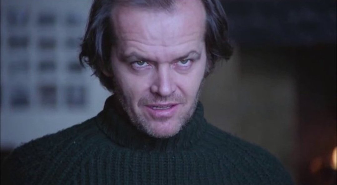 Tostadasman's tweet photo. LA MIRADA DE KUBRICK.

Uno de los rasgos más distintivos a lo largo de la filmografía de Stanley Kubrick, son estas tomas en las que los personajes observan hacia la cámara de forma tan intensa que parece que estuvieran viendo al espectador, casi rompiendo la cuarta pared. https://t.co/65v4wgZn6x
