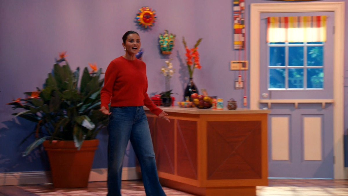 WorldwideSelG's tweet image. Selena Gomez in “Hannah Montana 20th Anniversary Special” with Miley Cyrus