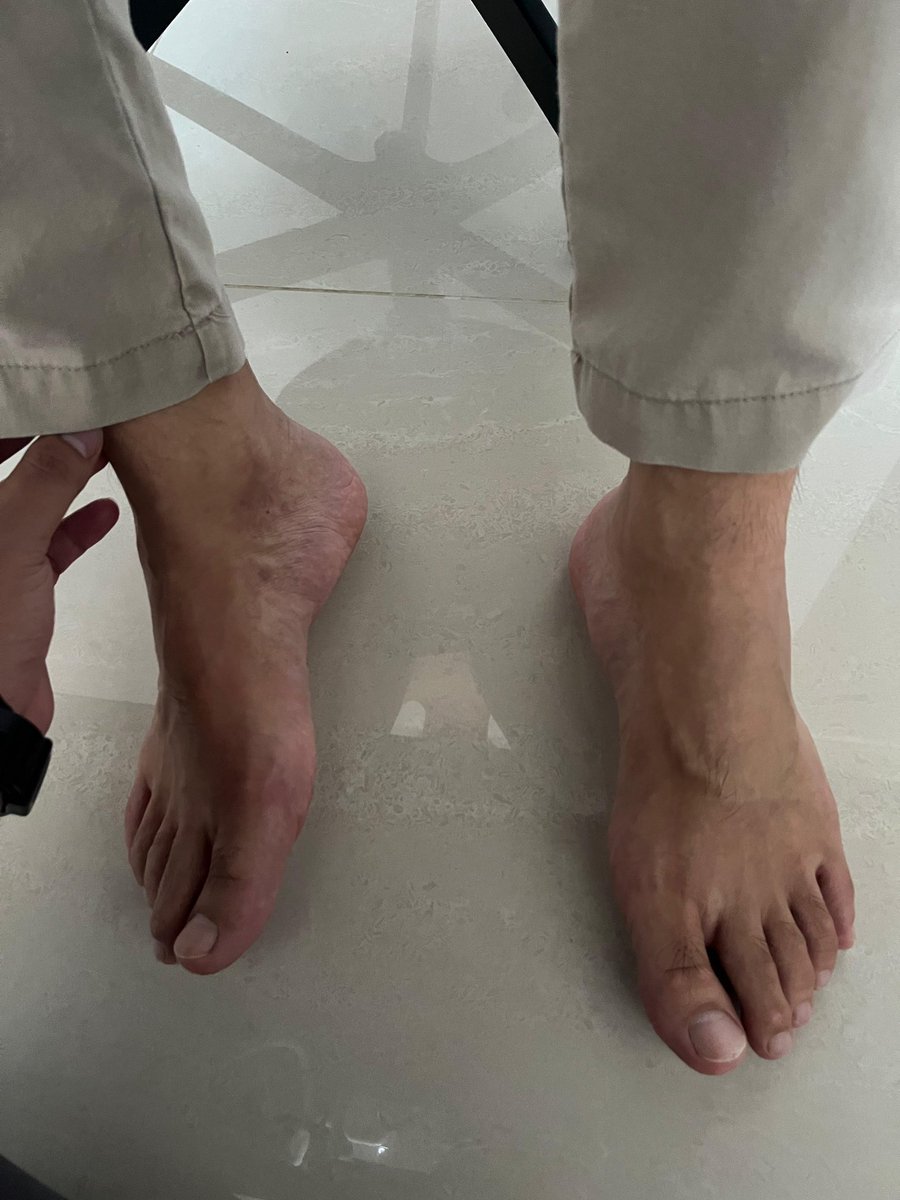 lugutapibuas's tweet photo. Serving my S’porean king 🤴 as his footrest. Maybe with a lil bit of tongue too https://t.co/ILWSTBWPwK