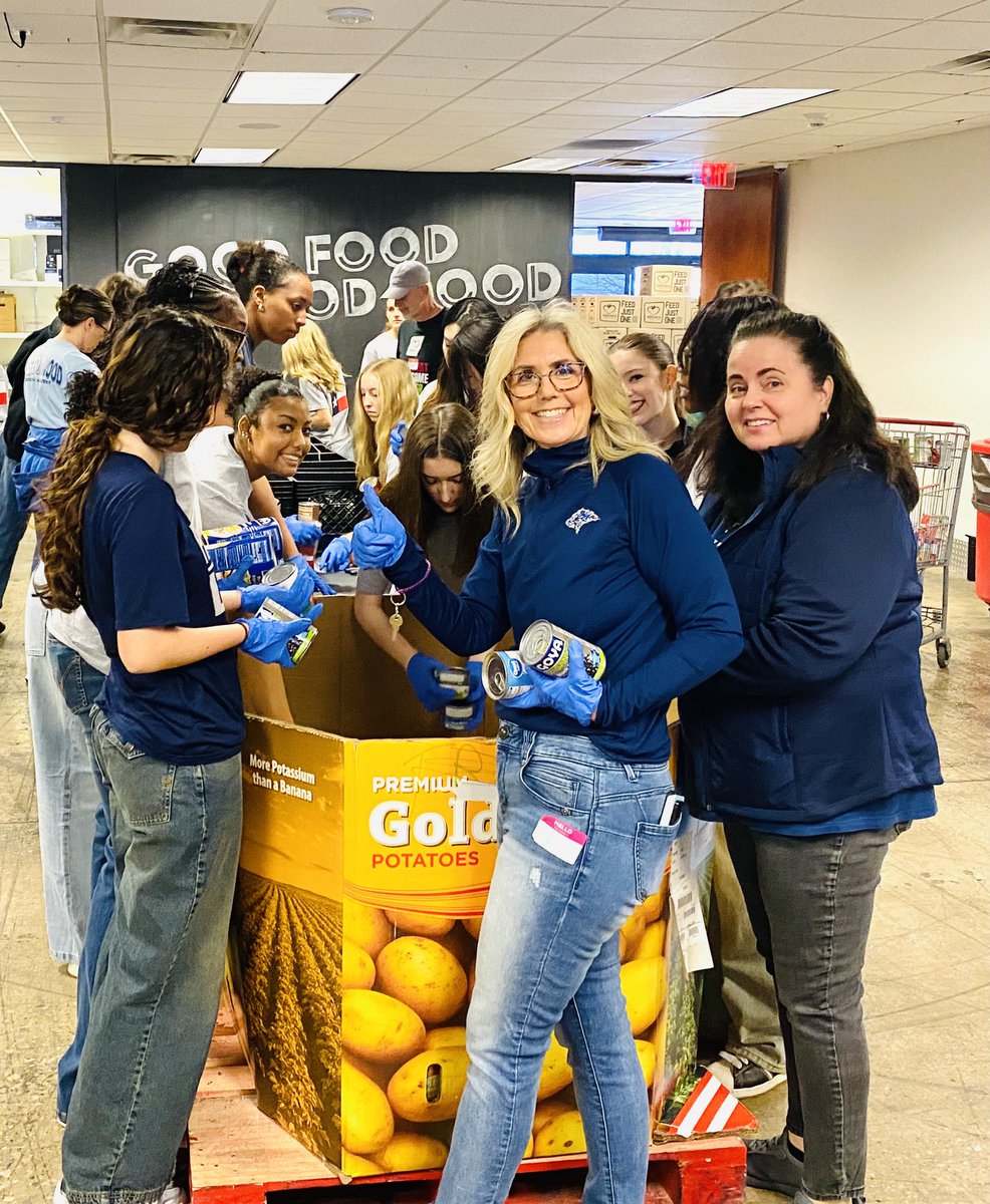 Coach Cedric Bonner tweet media