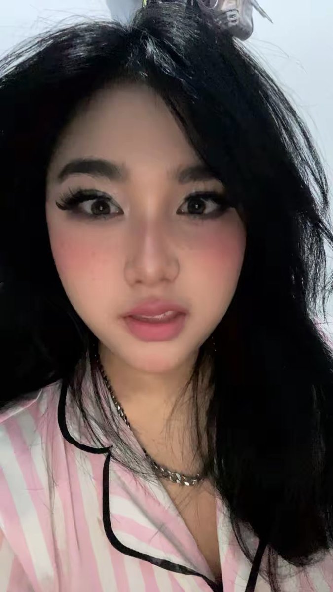 J ⋆𐙚₊˚⊹♡ 26 tweet media