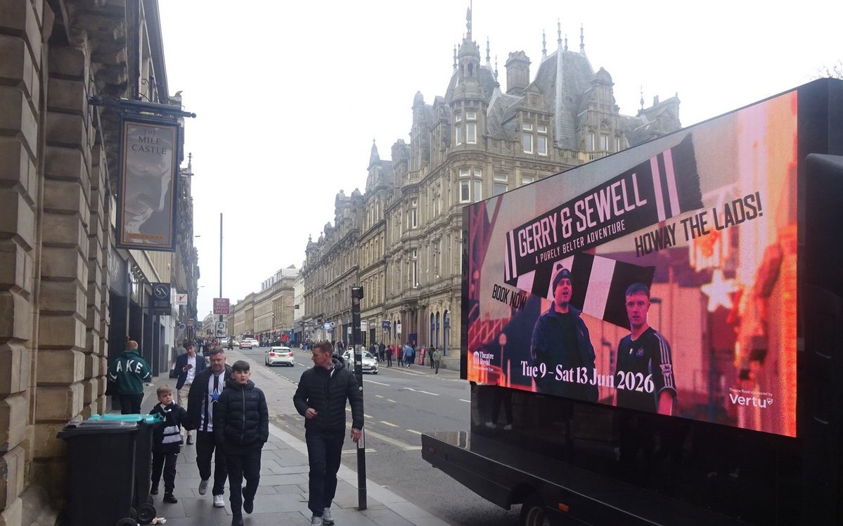 AdsDirectLtd's tweet image. @TheatreRoyalNew received some amazing exposure of their forthcoming hilarious blockbuster show 'Gerry &amp;amp; Sewell' on our dynamic #digivan at the recent @NUFC  derby match. Read more here- theatreroyal.co.uk/whats-on/gerry… For #advertising #design #merchandise #print📧 media@adsdirect.org.uk