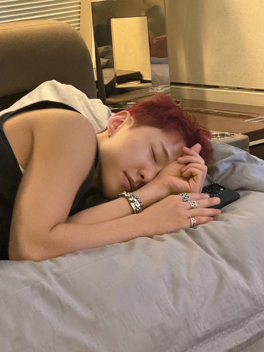 mina ౨ৎ tweet media