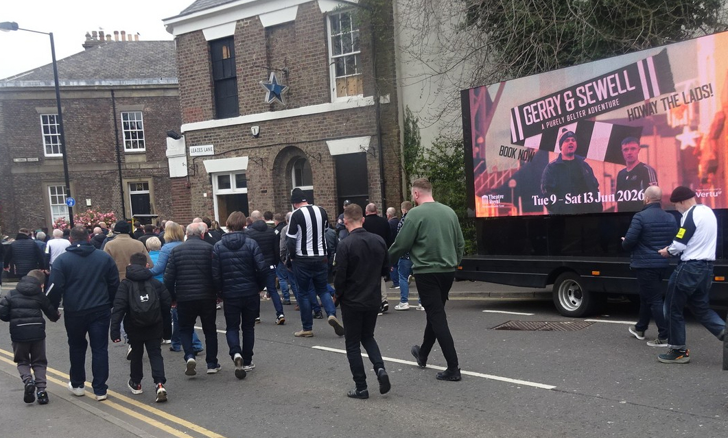 AdsDirectLtd's tweet image. @TheatreRoyalNew received some amazing exposure of their forthcoming hilarious blockbuster show 'Gerry &amp;amp; Sewell' on our dynamic #digivan at the recent @NUFC  derby match. Read more here- theatreroyal.co.uk/whats-on/gerry… For #advertising #design #merchandise #print📧 media@adsdirect.org.uk