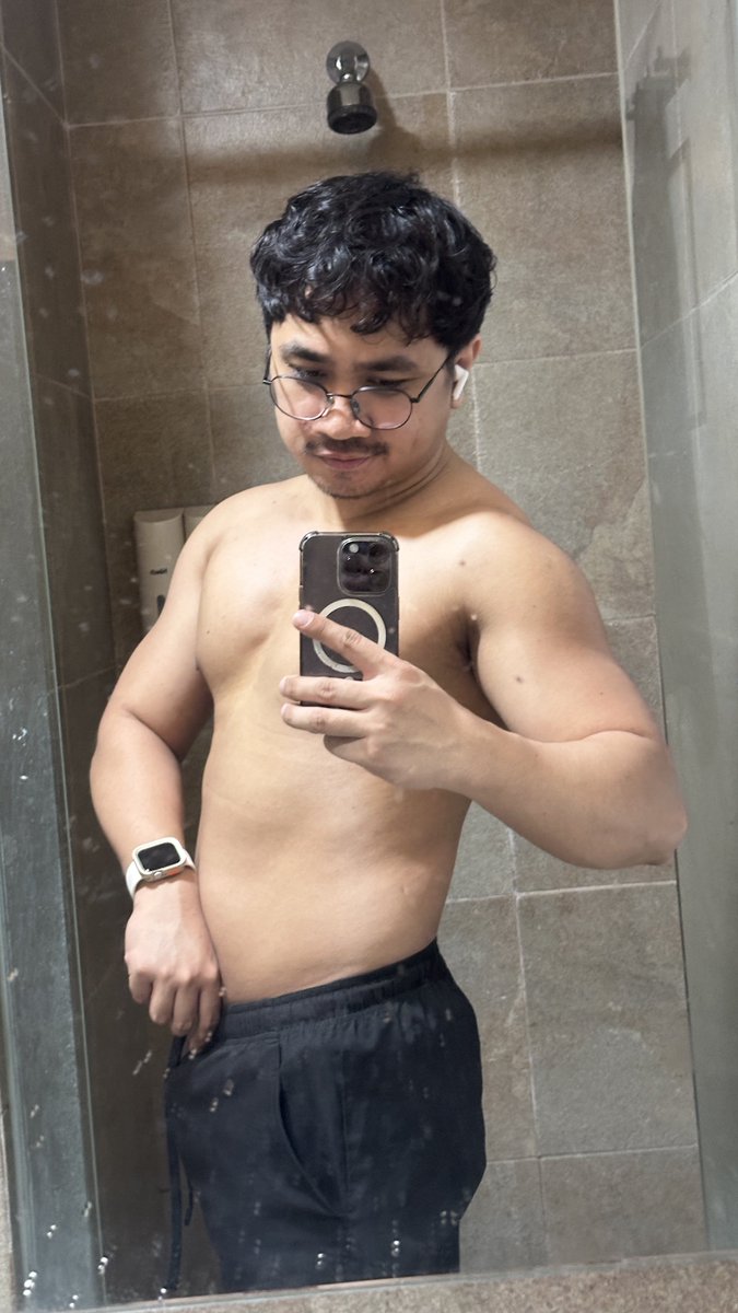 iamtheghost94's tweet photo. post gym dump https://t.co/b3r74ingeT