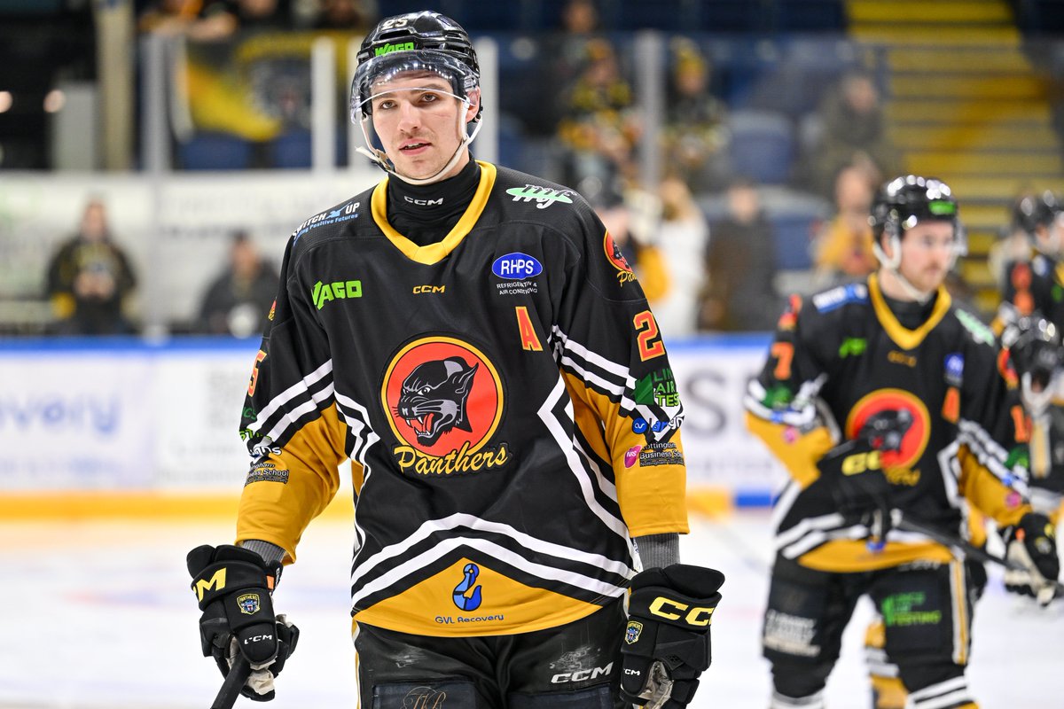 Our Retro Jerseys - inspired by 1995-96 season - looked stunning at the weekend 😼

🔗 All the game-worn and game-issued jerseys are available in an auction which closes at 21:00 tomorrow (Wednesday 25th March). Start bidding here ➡️ app.galabid.com/panthers-retro…