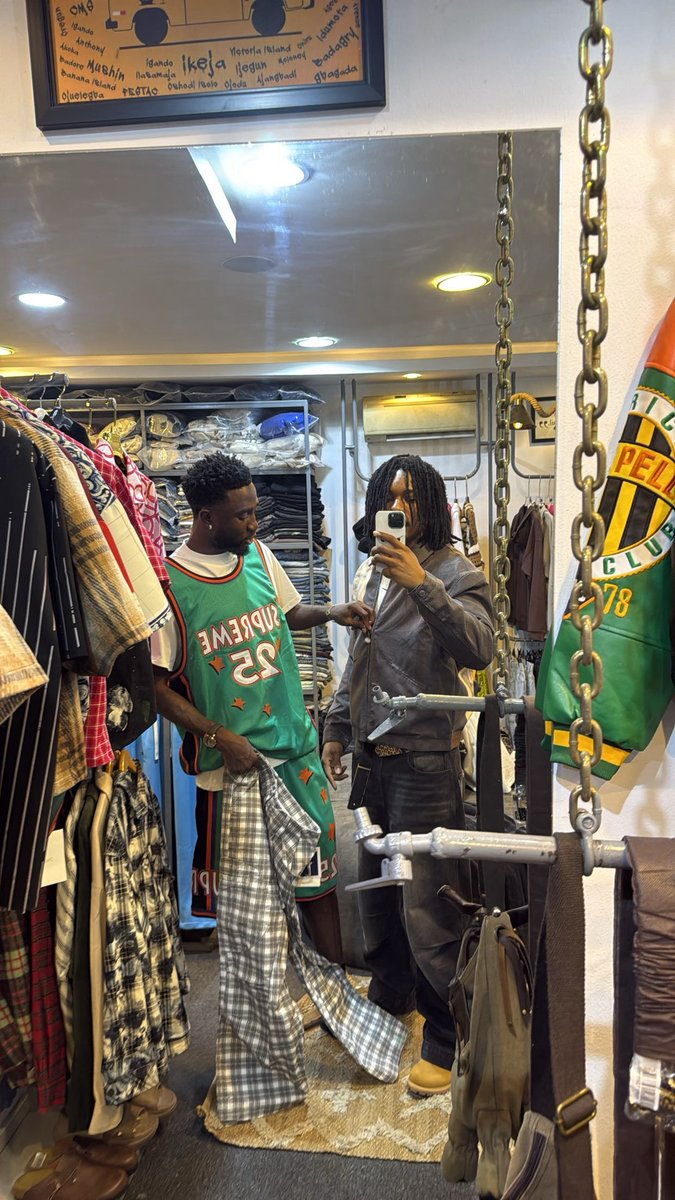 valking ♔ tweet media