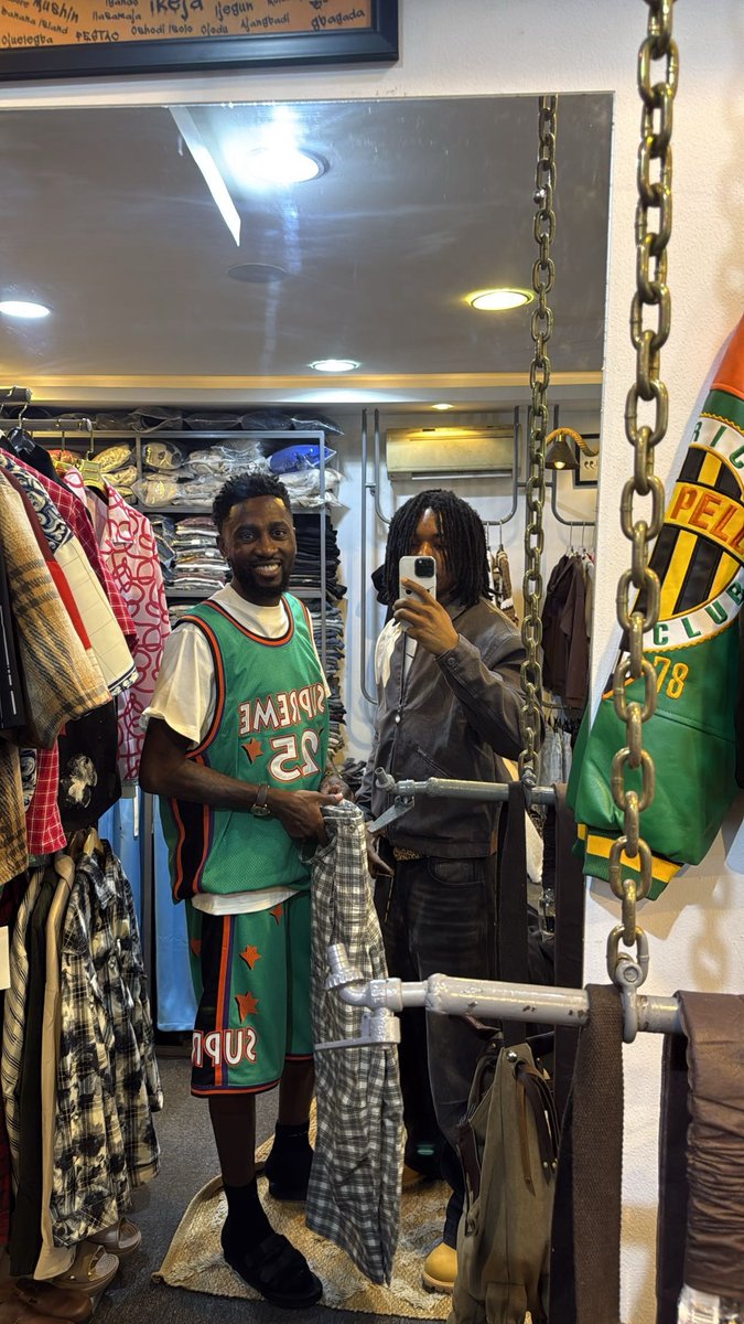 valking ♔ tweet media