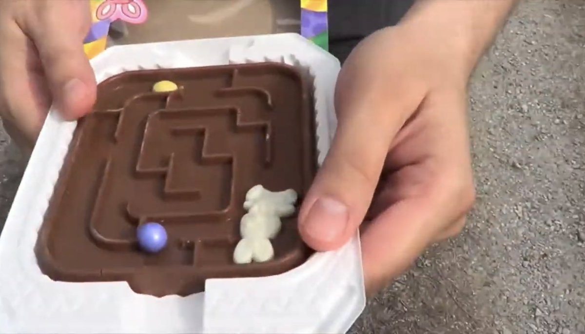 Review the World tweet media