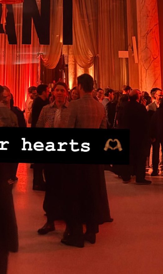 esme (#1 carri stan) tweet media