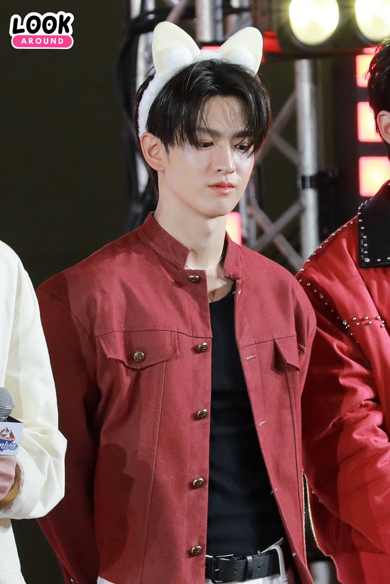 LookARound tweet media