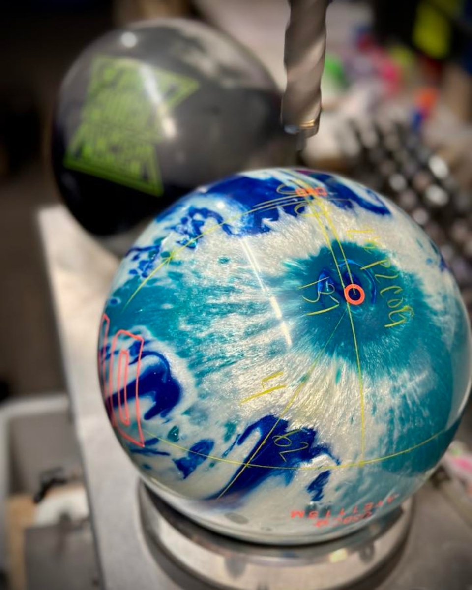 DV8 Bowling tweet media