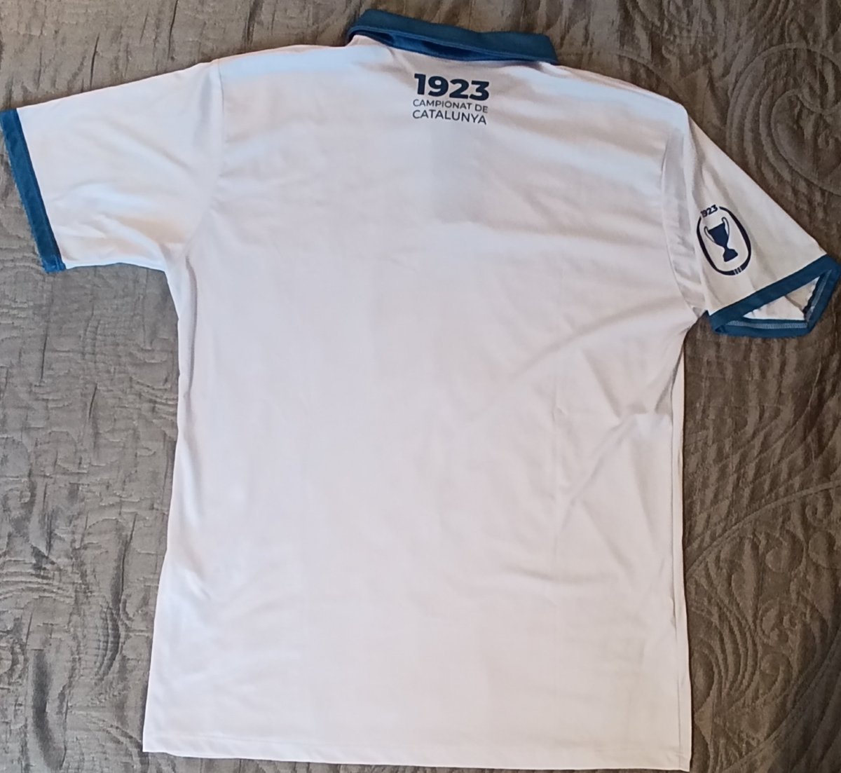 Escapulades-Chevron-V- tweet media