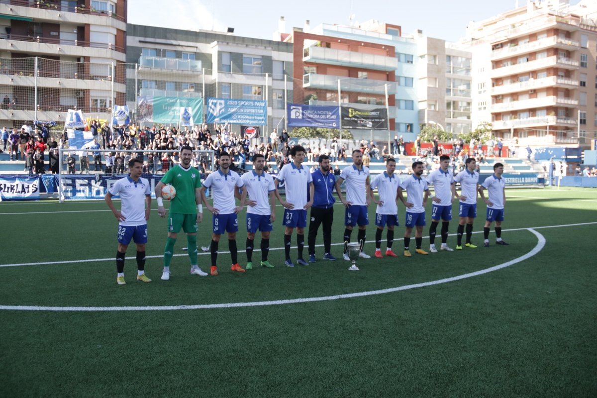 Escapulades-Chevron-V- tweet media