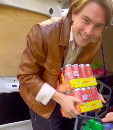 ダリア tweet media