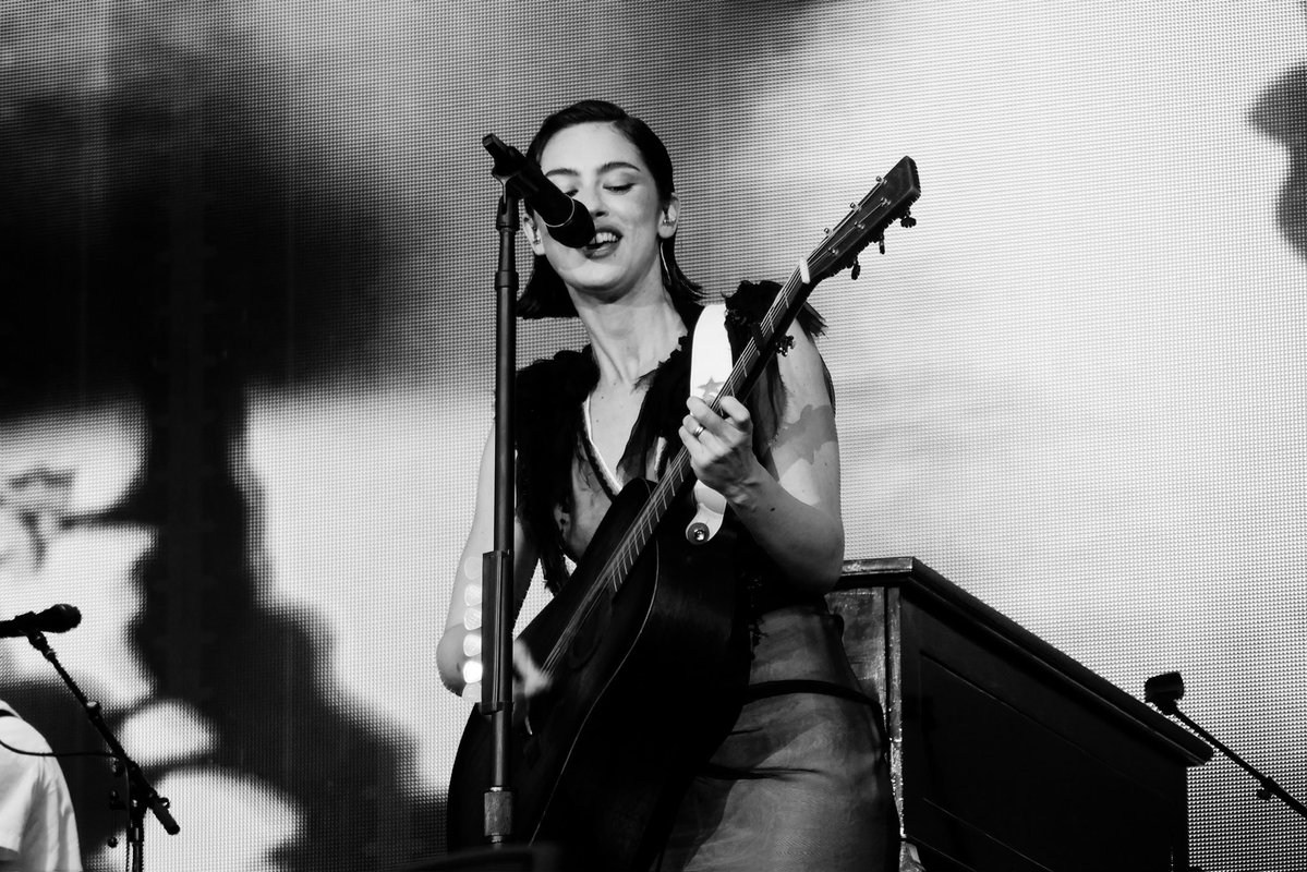 charlie 🚩 tweet media