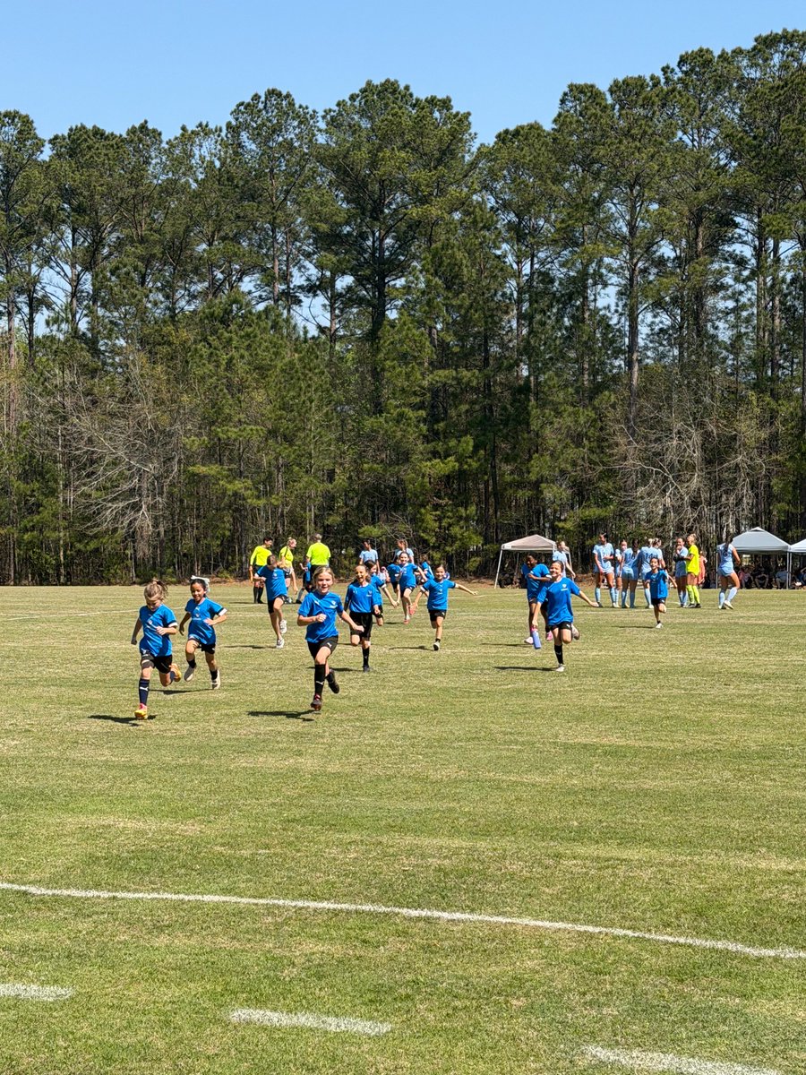 USCBSoccer's tweet photo. We had a great time with the @TormentaAcademy  Academy 2016 Girls supporting the team in our opening Spring game this past Sunday! We even got to watch them secure a big W afterwards! https://t.co/FnqHHenNBV