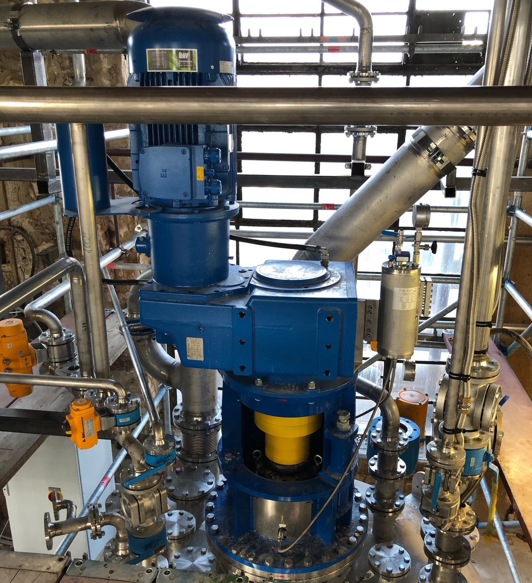 ibwruehrer's tweet photo. ibW Rührwerke Effiziente Rührtechnik für Industrie
ibW Rührwerke stehen für zuverlässige, energieeffiziente und präzise Mischprozesse in Industrie. Ob kleine Anlagen oder leistungsstarke Industrierührwerke jede Lösung wird individuell auf Medium, Behälter u Anwendung abgestimmt. https://t.co/7XpTVaOYG2