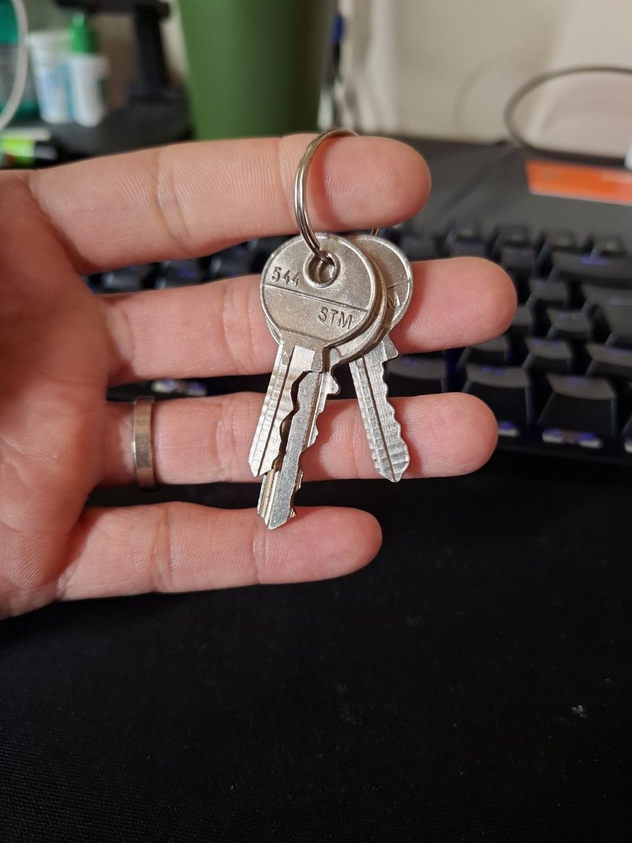 インセルイーター tweet media