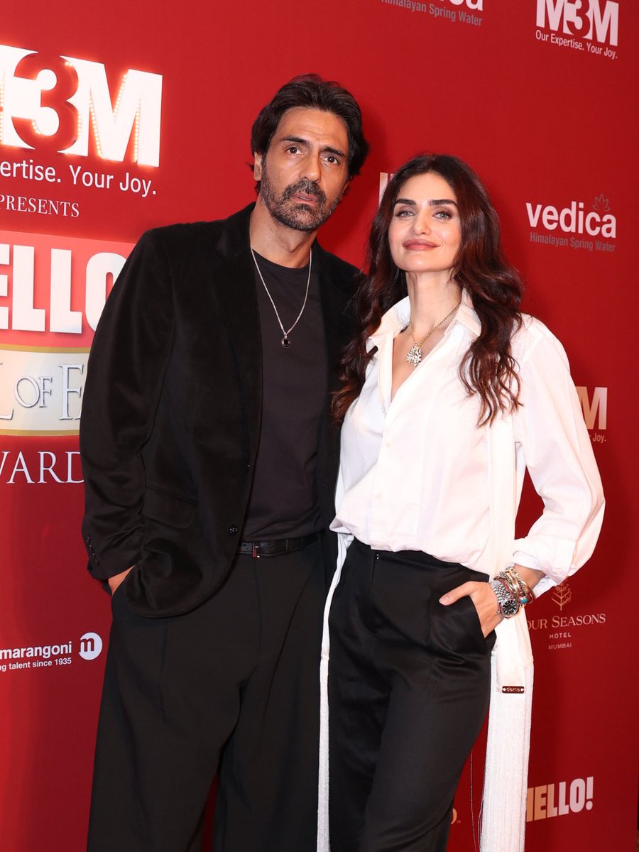 HELLOmagIndia's tweet image. The red carpet at the 13th #HELLOHallofFameAwards set the tone early—an unmissable lineup of stars turning arrivals into a full-blown spectacle at the #FourSeasons Mumbai: shorturl.at/3WEDq #HELLOIndia #HELLOMagazinc #HELLOHallOfFame #HELLOHallOfFame #HHOF2026