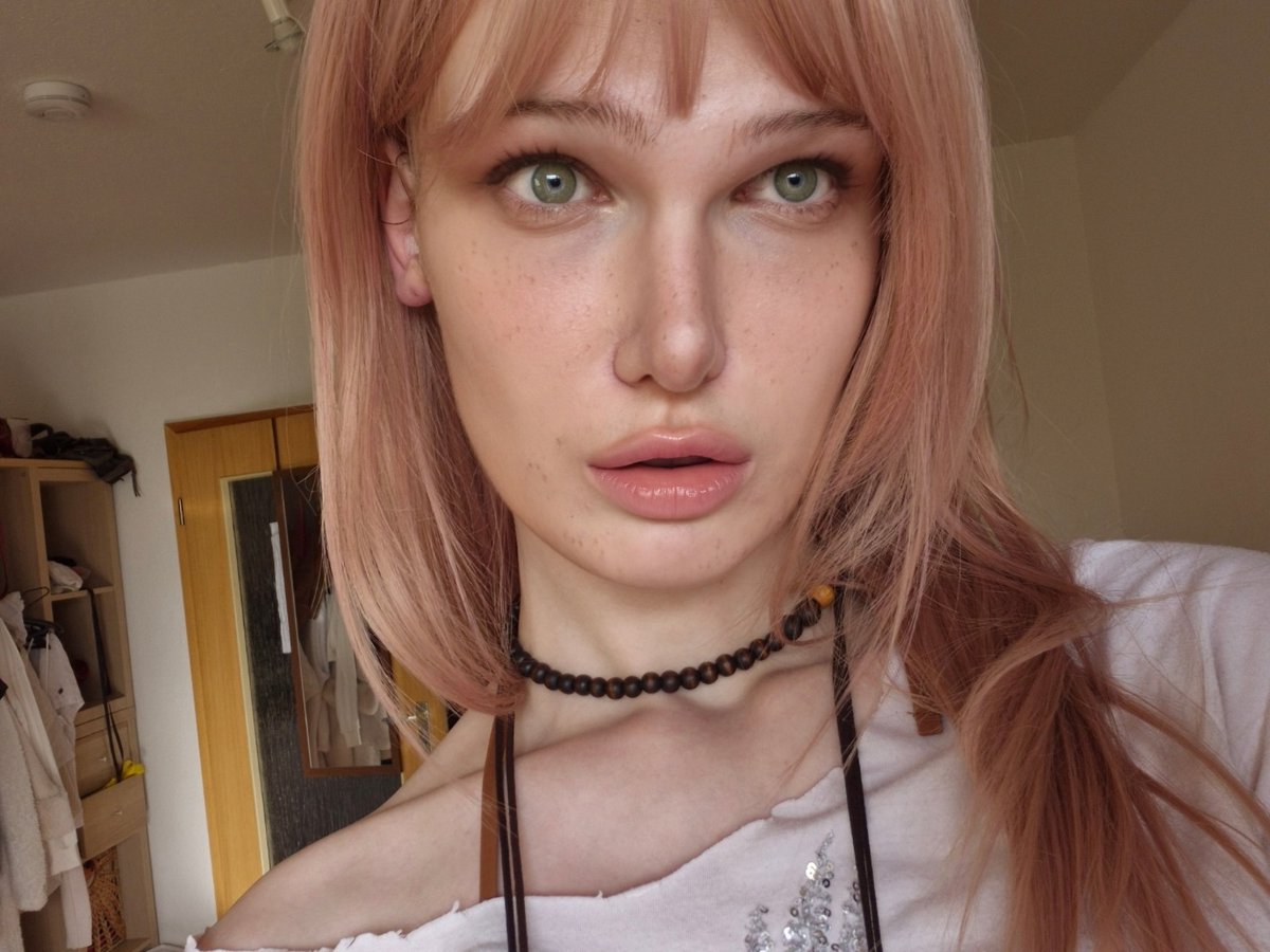 professional yapper tweet media