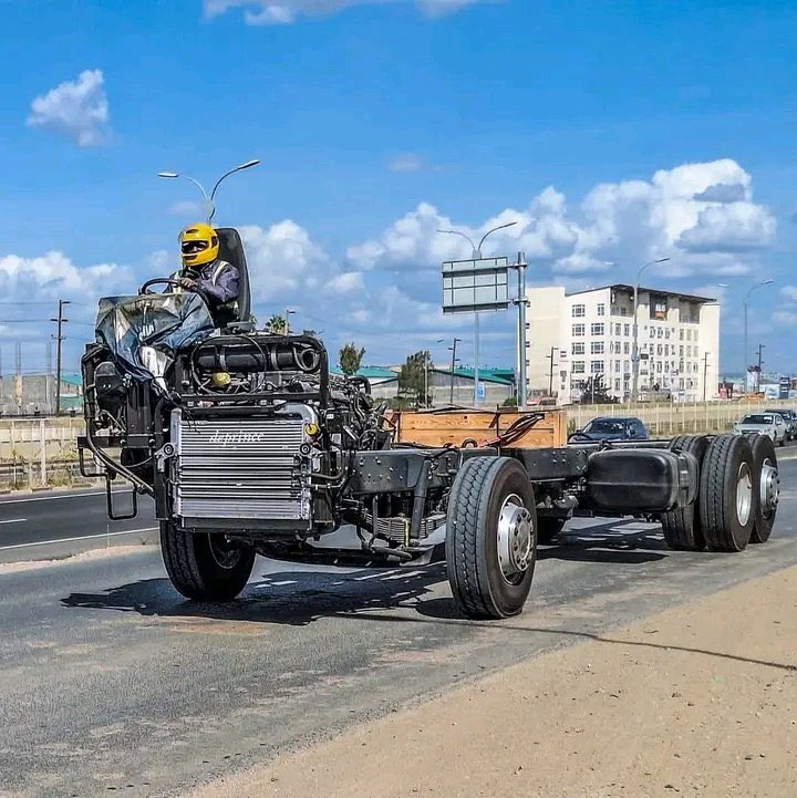 𝑲𝑼 𝑪𝑶𝑴𝑹𝑨𝑫𝑬👻 tweet media