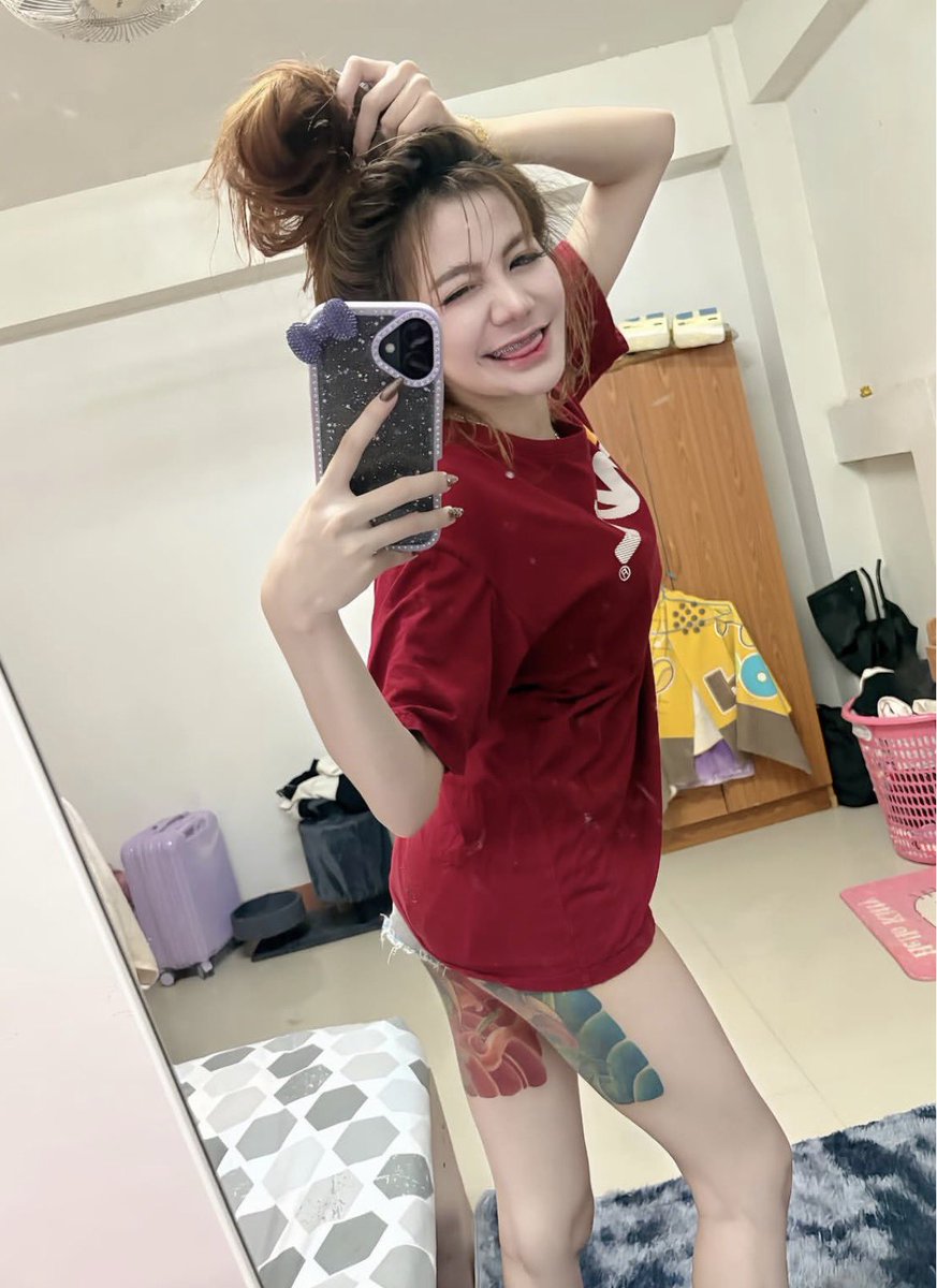รีน tweet media