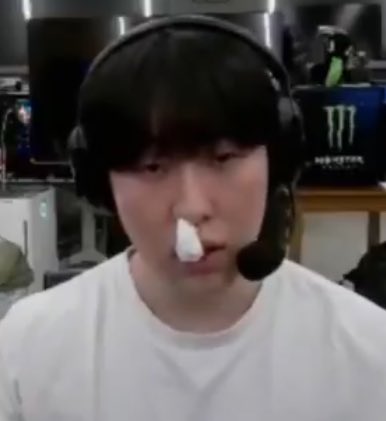 zekayusi president tweet media