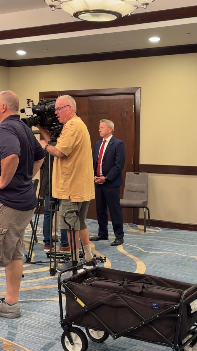 I Support Ron DeSantis tweet media