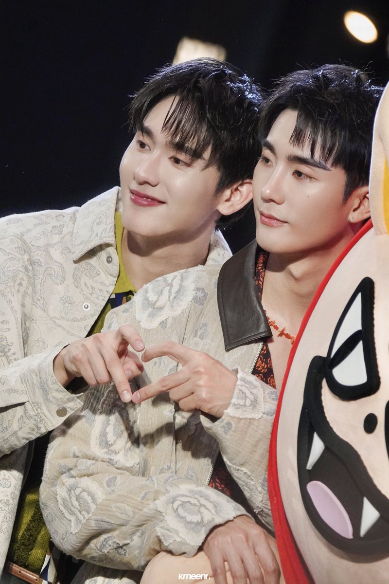 22.03.26

— Family 🦊🍅

FORCEBOOK AT SUMMER THE MALL NGAMWONGWAN
#THEMALLSUMMER2026xFORCEBOOK
#fforce_ #kasibook