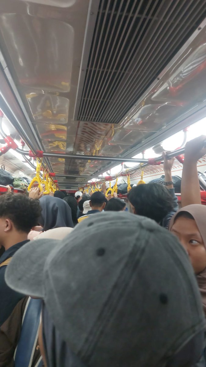 va~ 👨‍🚀🐧 tweet media