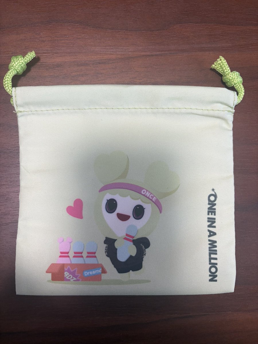 モモペン tweet media