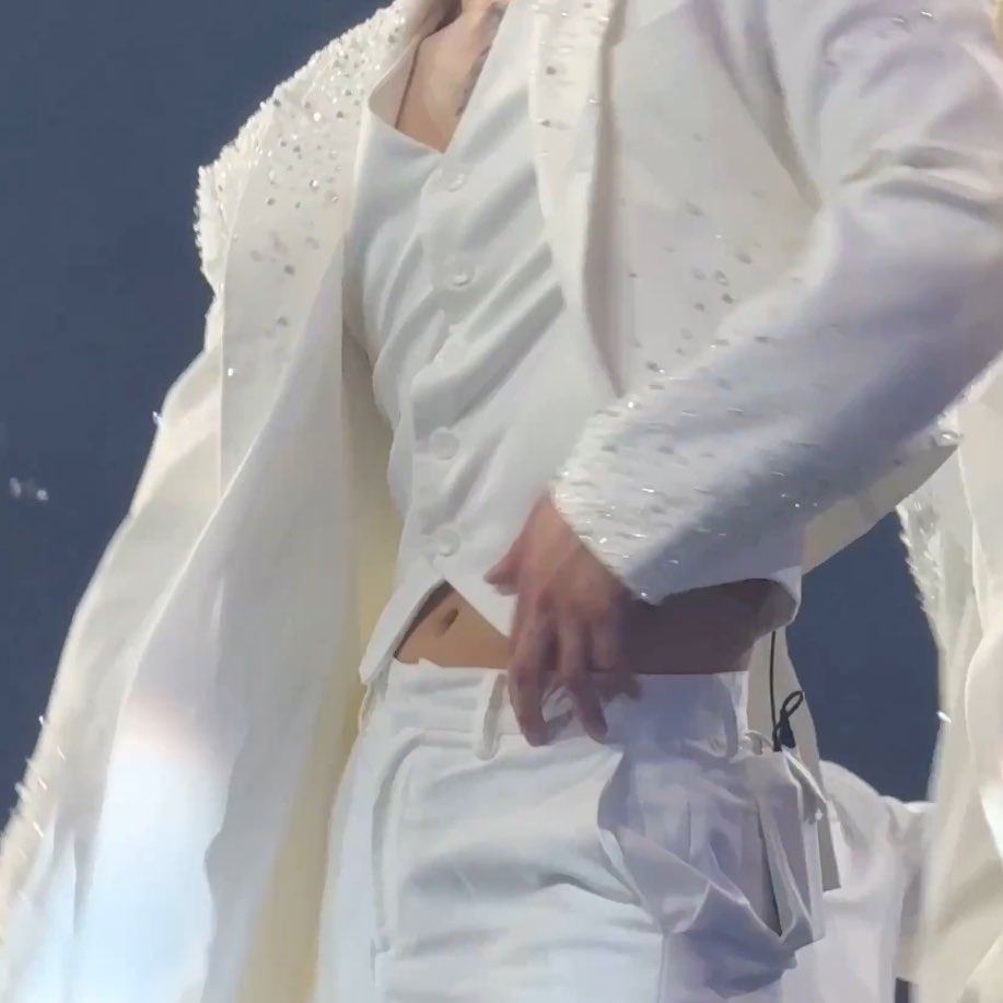 ໒꒱⋆˚ tweet media