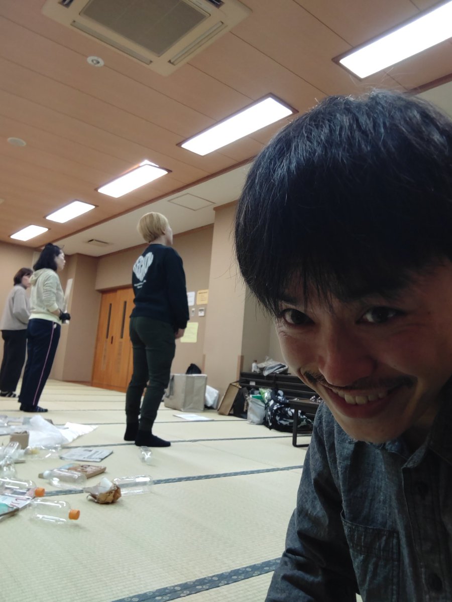 稽古してます。もうじき俺の出番だ...
演劇集団BLUEMOON第4回公演
【遺品整理ラプソディ】
作・演出・音楽　廣田謙一
4/18(土)　14時〜　19時〜
4/19(日)　14時〜
上土劇場
一般¥2000(当日¥2200)
学生¥1000(当日¥1500)
お時間ある方は是非ご来場ください。