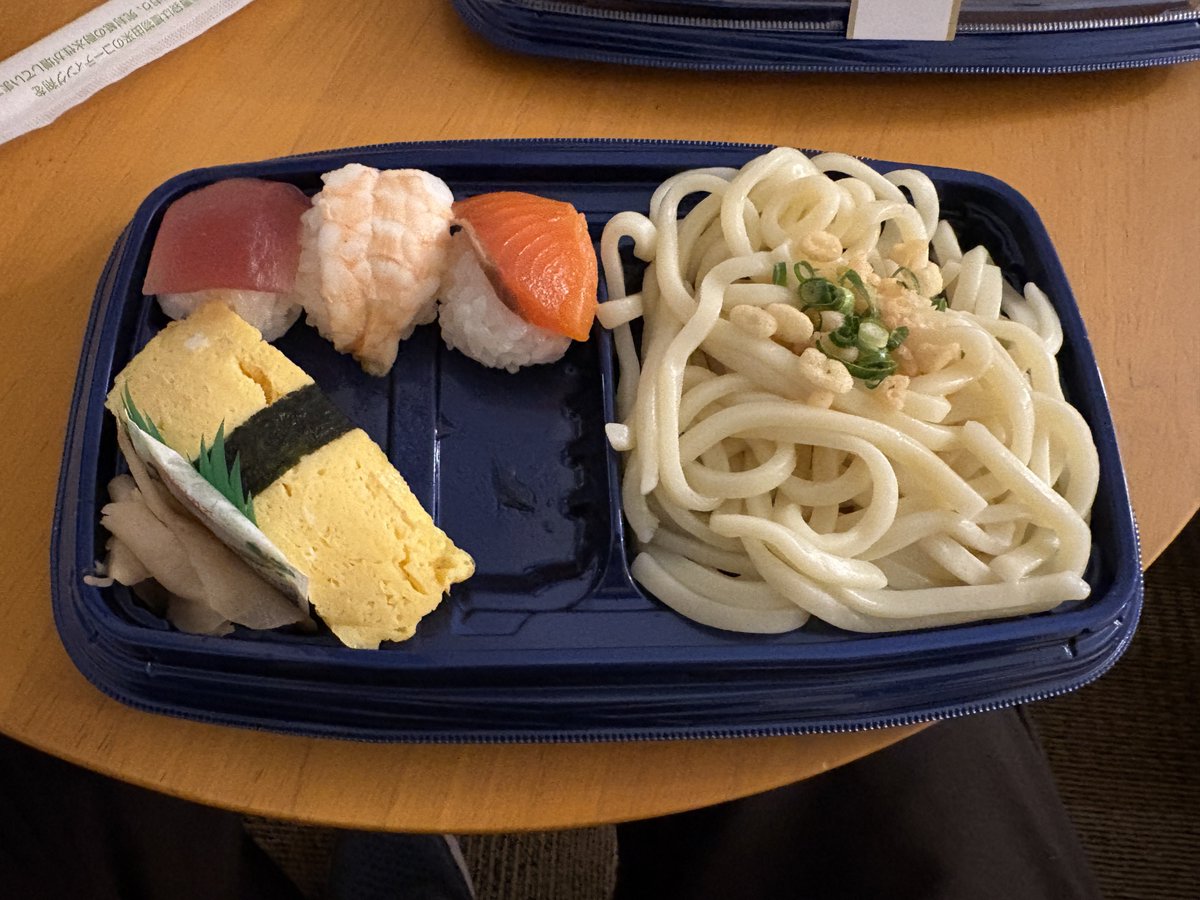 あおよこ tweet media