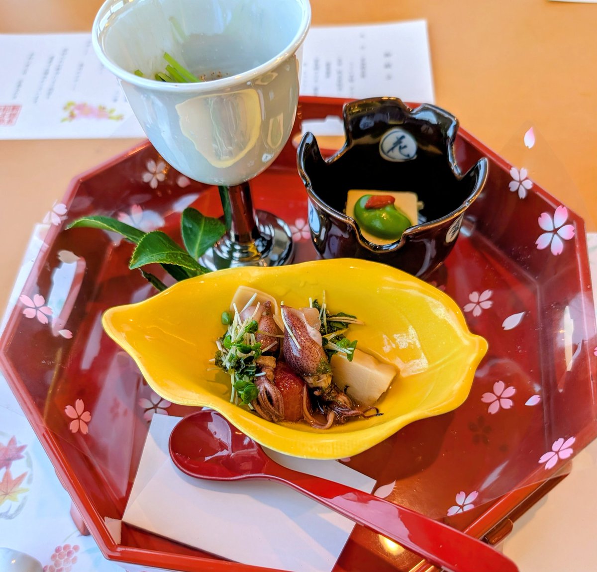 今晩はホテルのレストランで和食。獺祭飲んでホロ酔い気分。 