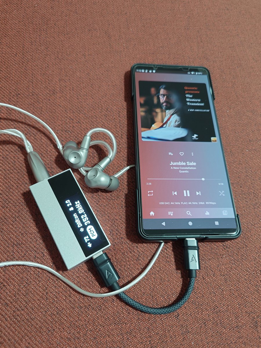 shhrbsh's tweet photo. I'm enjoying my evening ✨
#MezeAudio
#Astru
#Astell&Kern
#AKHC5
#SonyXperia
#1VI https://t.co/NIiFOuGEob