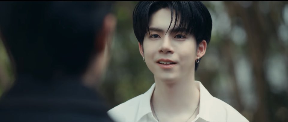 Greenyyi_ tweet media