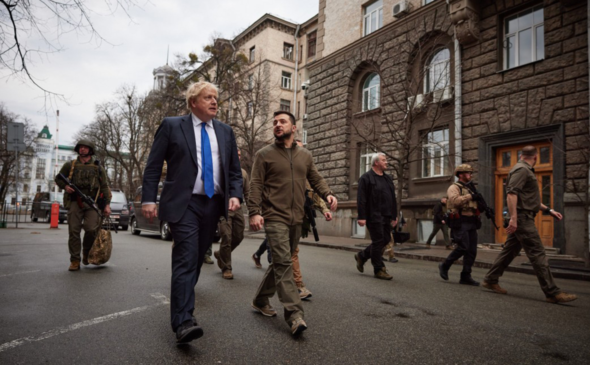 Alexander tweet media