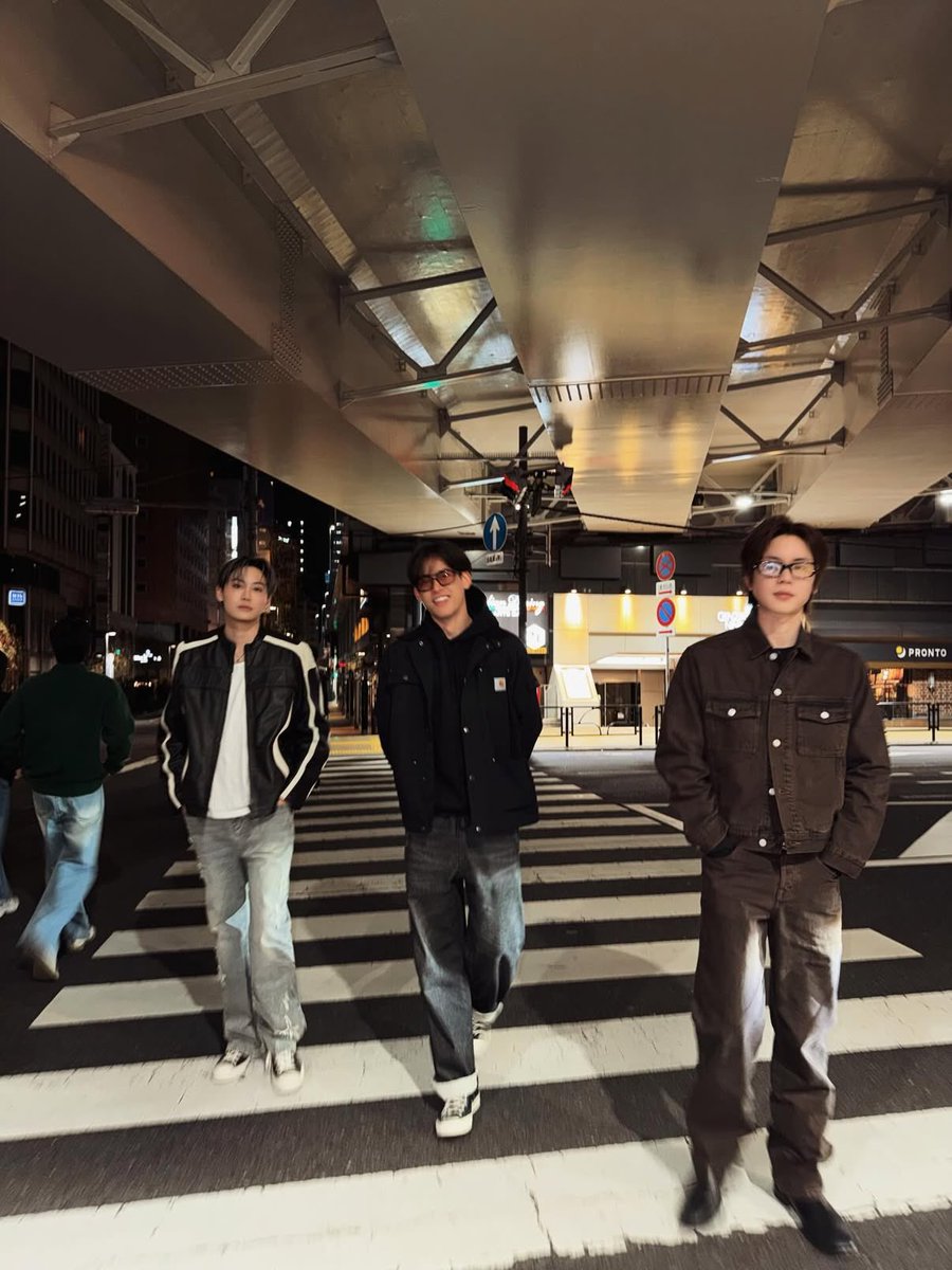 𝜗𝜚˚ july’s ᯓᰔ tweet media